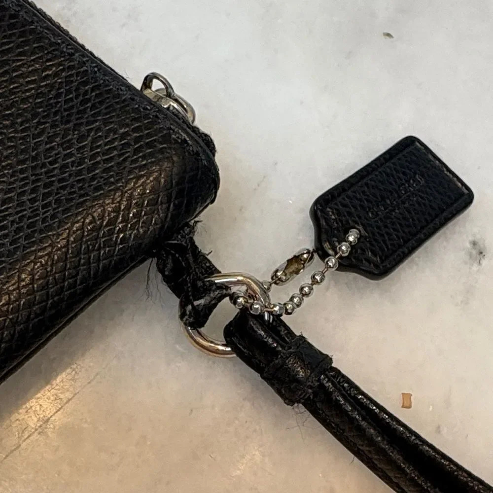 Coach Wristlet Bag Purse Leather Cross Grain Textured Black Pouch Clutch Wallet